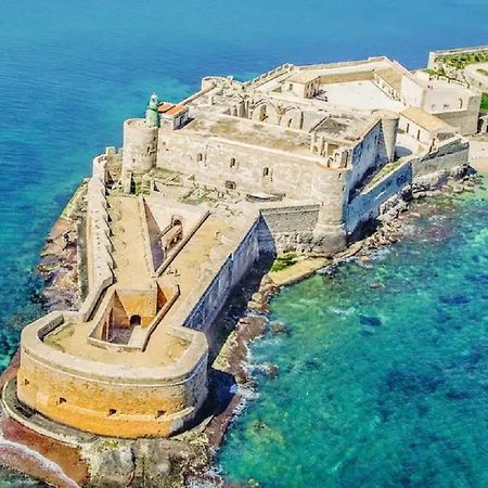 Independent Room Near Ortigia Island Сиракуза Екстериор снимка