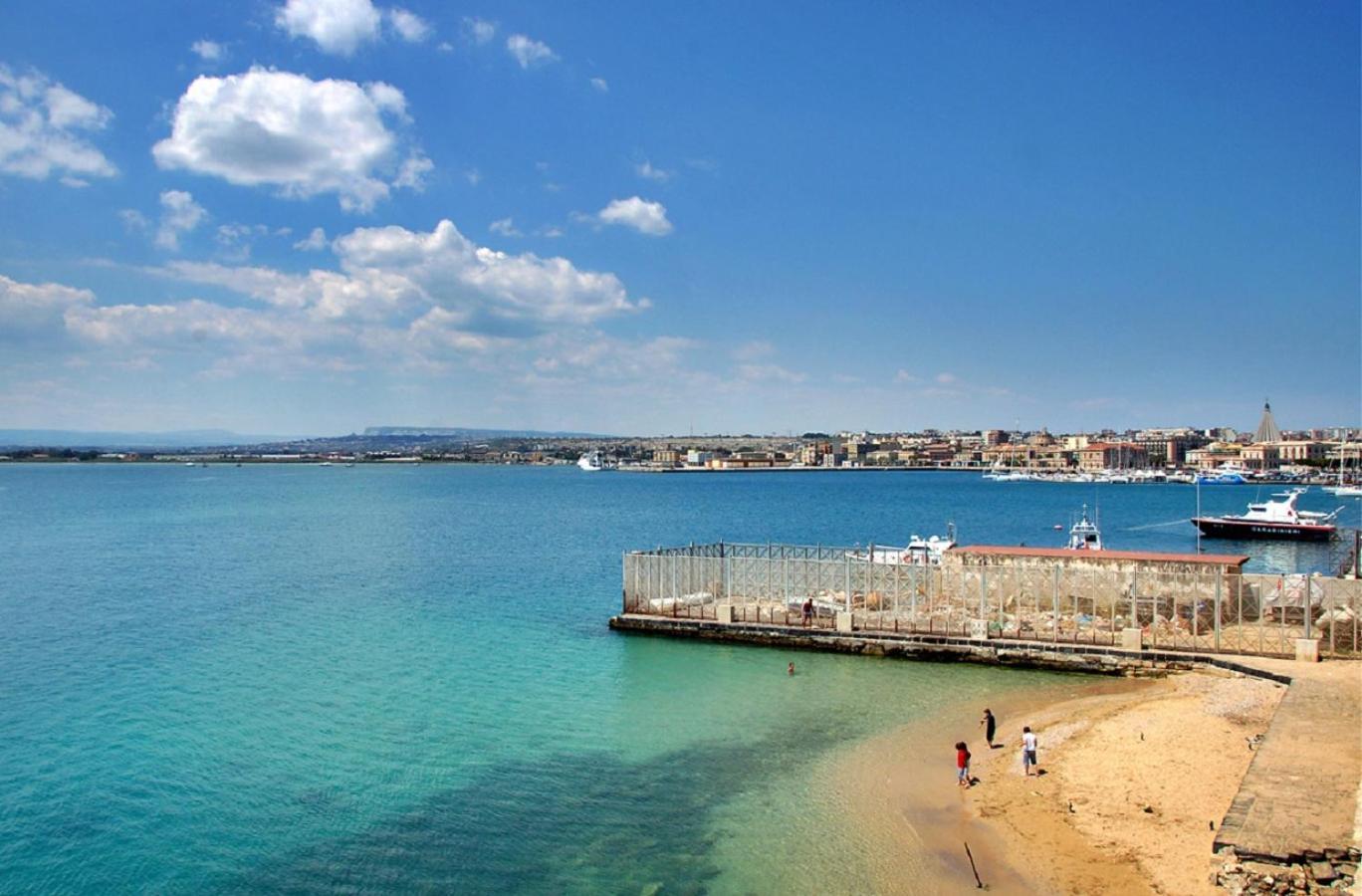 Independent Room Near Ortigia Island Сиракуза Екстериор снимка