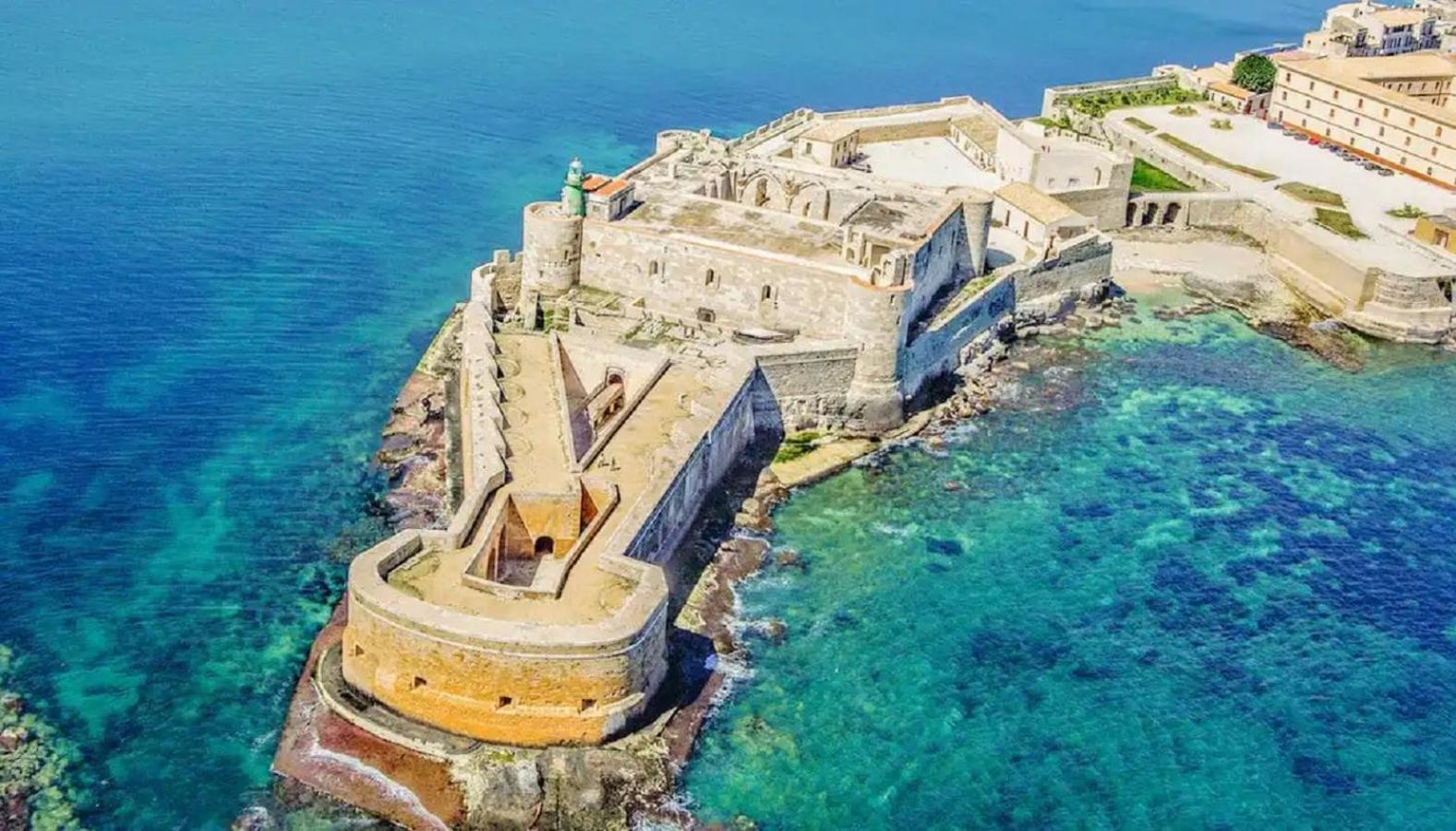 Independent Room Near Ortigia Island Сиракуза Екстериор снимка