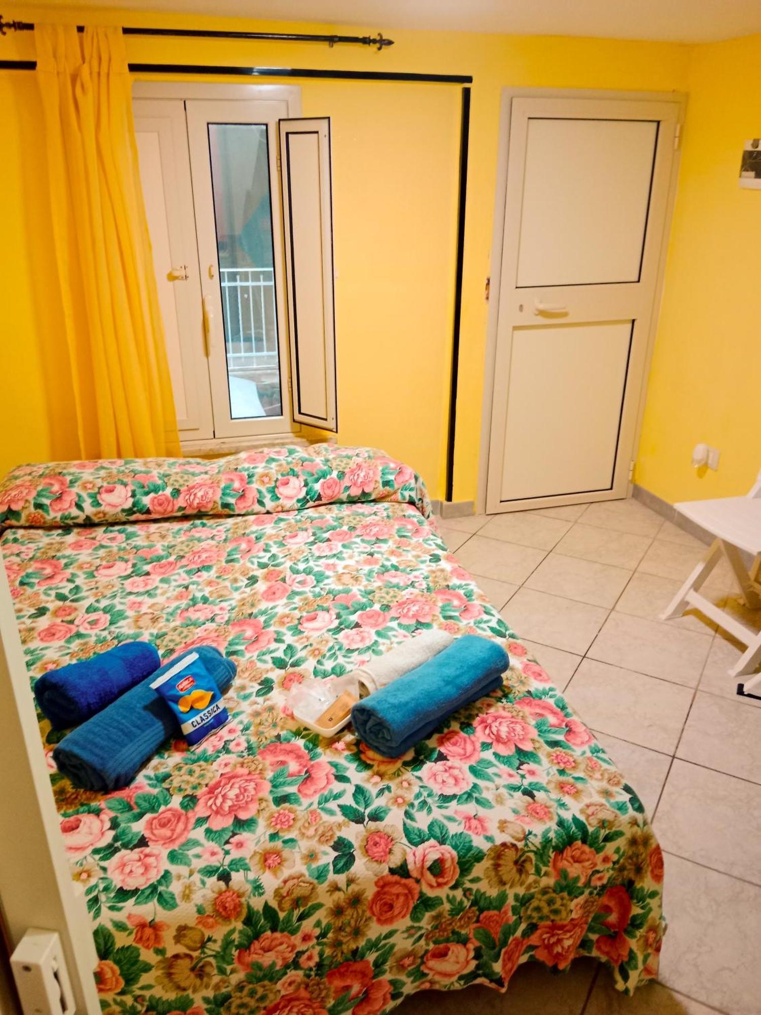 Independent Room Near Ortigia Island Сиракуза Екстериор снимка